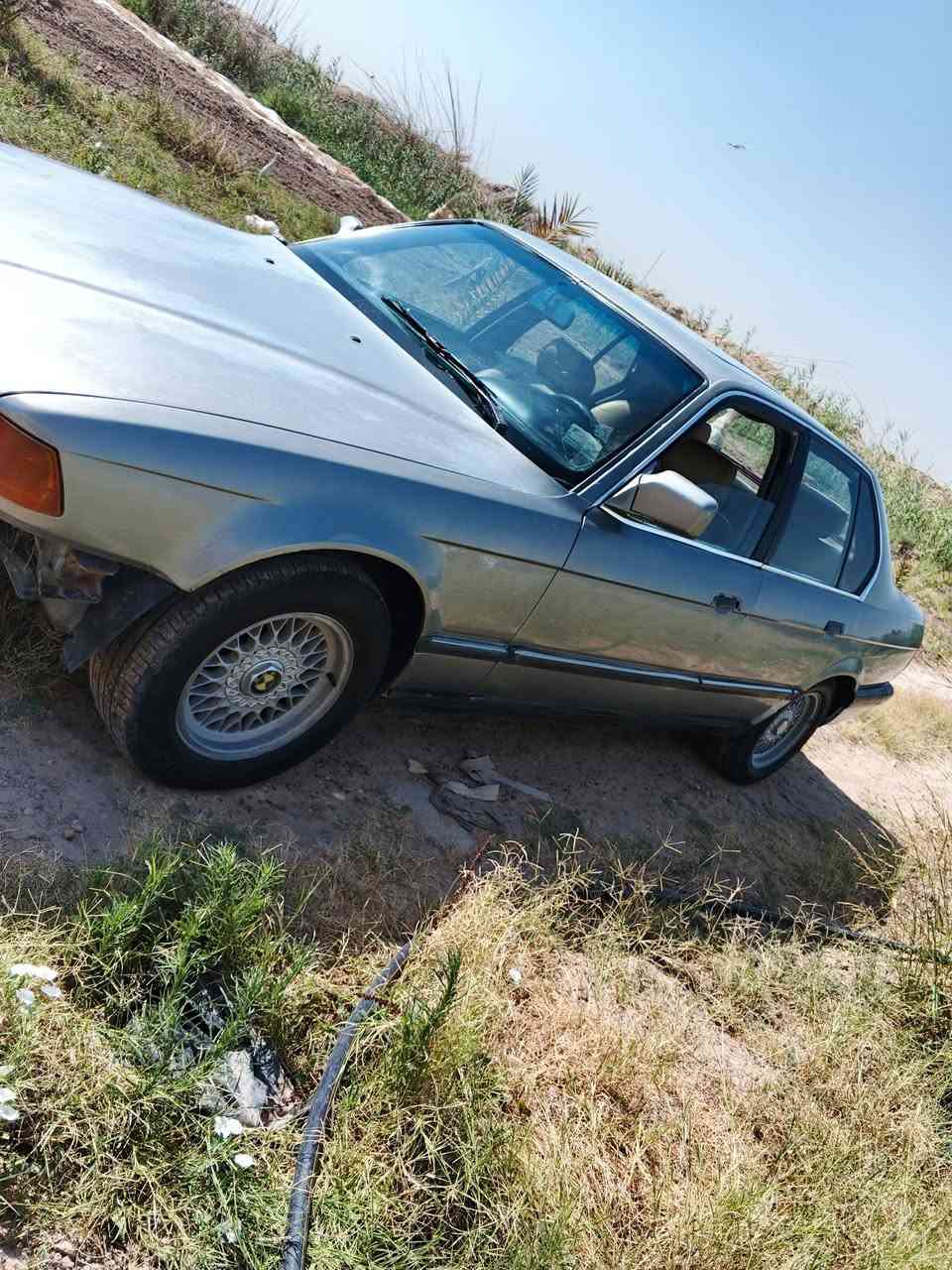 بي ام 735 رقم أنبار بسمنا محرك كير جدد حدادية نضيفة كهربائيات شغاله منضومة لايت ابيض  كيج بانزين شغال تبريد فجئه بوخ نقص يده باب سايق وتبريد دعامية يم ابو فايبر كلاص سعر 30 مكان بغداد الوسفية جسر الرابع ***********
