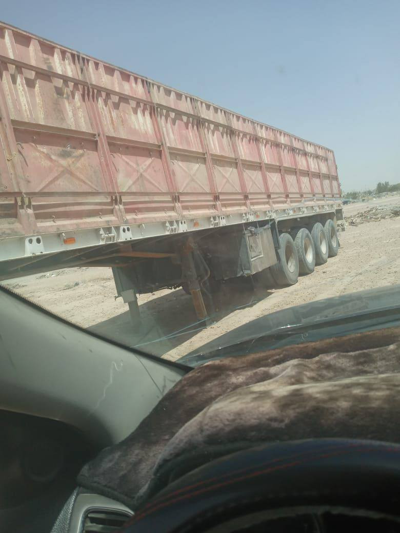 عربانه للبيع حدادي
شاصي 16 
دناكير 13 الماني 
اجناب 
طول 13/60 
اربع محاور 
تايرات نص عمر 
عربانه شغاله ع الخط 
السعر 120 وبيه مجال 
***********
