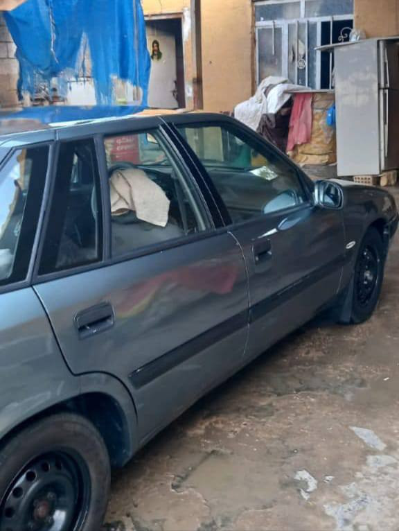 السلام عليكم اسبرو موديل 95 مسكر گير عادي حداديه وتخم تاير كله جديد سياره ماتصرف عليهه. رقم بغداد مشروع.وطني مكلف بنشر ***********
