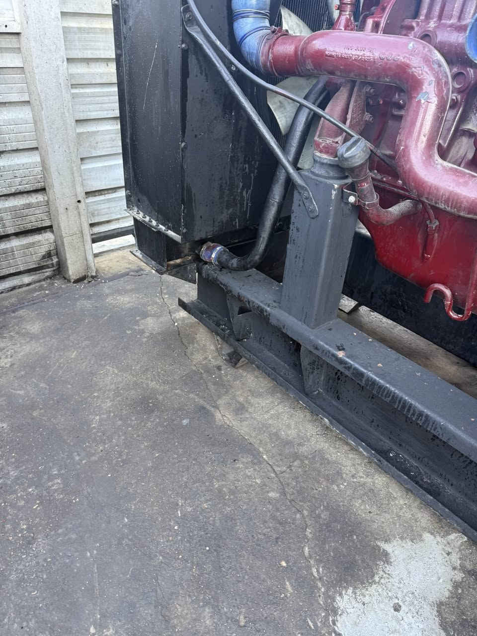 سلام عليكم افيكو 37 سوبر وصط ستندر المكينه لابخار ولاتنقيص مجفته جديد اصلي توليد 350 كيفي اصلي سلنفور شاصي عالي راديتر 140 كلر خارجي نضام حمايه مولد جاهزه عل حمل مكانه بغداد سيديه ***********
