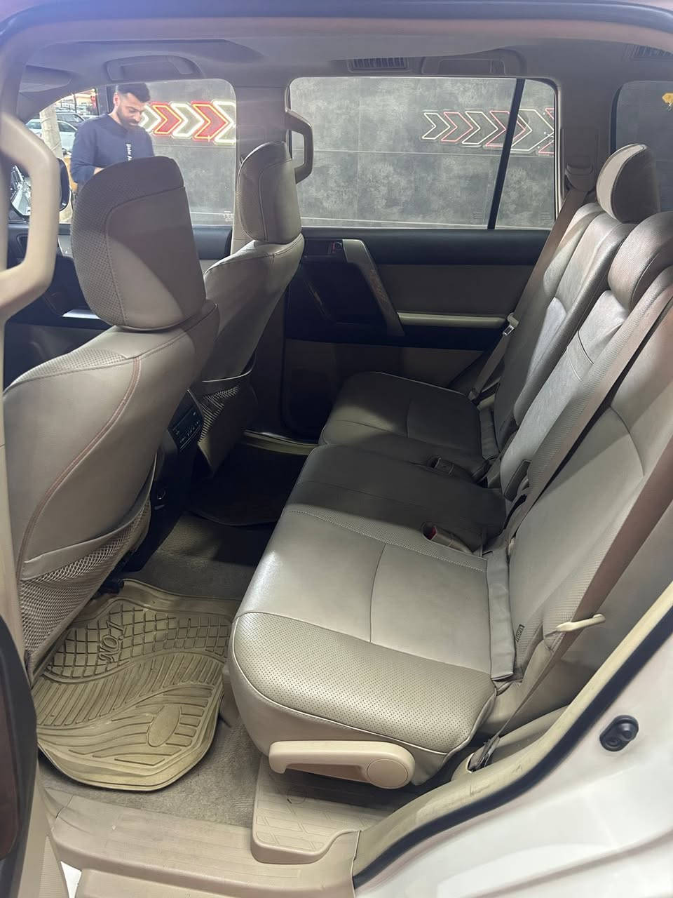 السلام عليكم

برادوو ٢٠١٣

فول موصفات 

بصمه 

فتحه 

دبل تانكي  

للبيع او الامراوس

بتاهو 

لاندكروز 

او ابرادو احدث 

مكلف بلنشرر اكرر مكلف بلنشر للستفسار

***********

خاص ماكو
