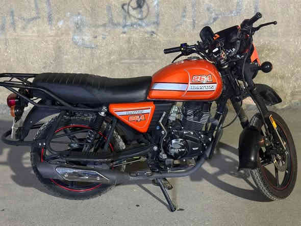 سلام عليكم دايوان البيع  رقم بغداد جديد موديل 2023شهر 7 بسمي مكاني بغداد لامين ثانيه ***********  سعر 2150 وبيه مجال حك جيه
