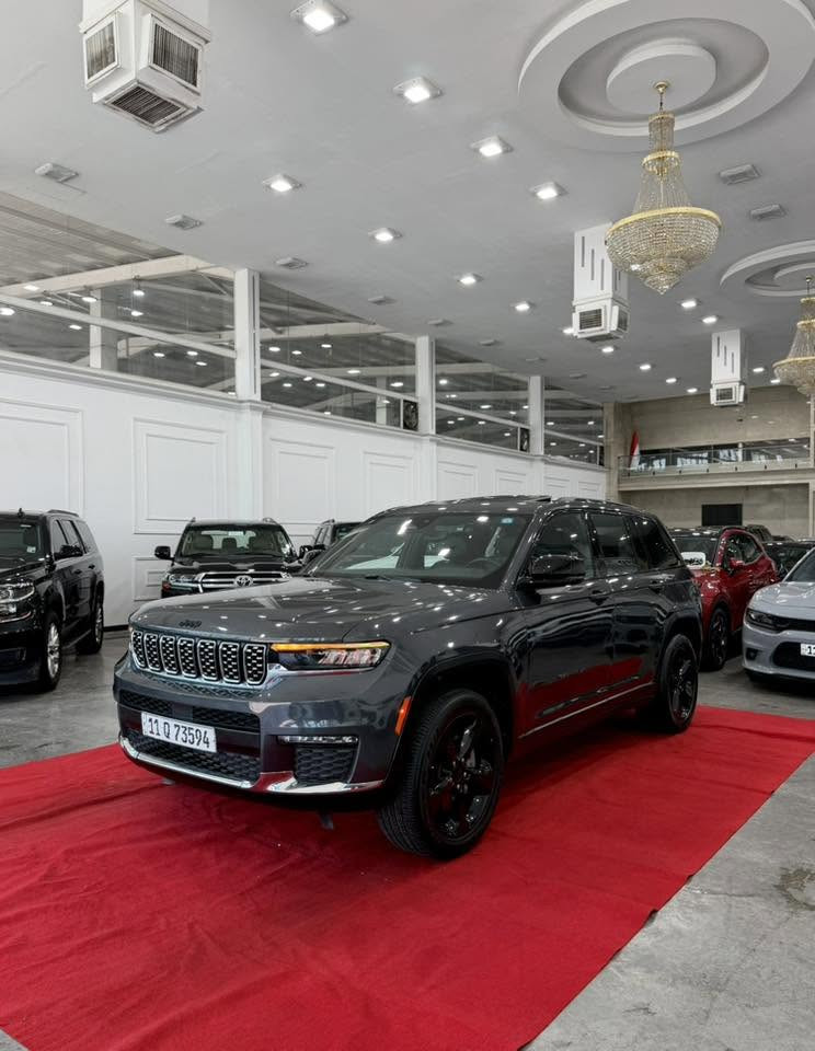 السلام عليكم 
جيب ( بلاك توب ) 
موديل : 2023 
ماشية : 22 الف 
المواصفات 
فتحة
بصمة 
تشغيل عن بعد 
تحكم ستيرن جهتين 
كروز سرعة 
شفتات ستيرن 
الدشبول ديجيتال 
شاشة 
كاميرا 
رادارات 
قيادة ذاتية 
تحديد مسار 
توقف ذاتي 
صندوك كهرباء 
 5 راكب 
قطعتين تبريد 
كشنات جلد 
كشنات كهرباء 
كشنات تدفئه 
ويل كب بلاك 
 شاحن موبايل 
لايت زنون 
حساسات 
فور ويل 4x4 
مكينة 6 سلندر 
 3600 
(رقم بغداد الجديد مشروع وطني بأسمي )
السعر : 244 وبيها مجال بسيط 
الحادث : ربع بنيد + جاملغ + بابتين . 
( صور الحادثة + السونار مرفق ) 
العنوان : بغداد الكاظمية قرب مرور الكاظمية معارض جكوك شركة البحر المميز 
للأستفسار 
عبدالرحمن 
 ***********
 ***********
