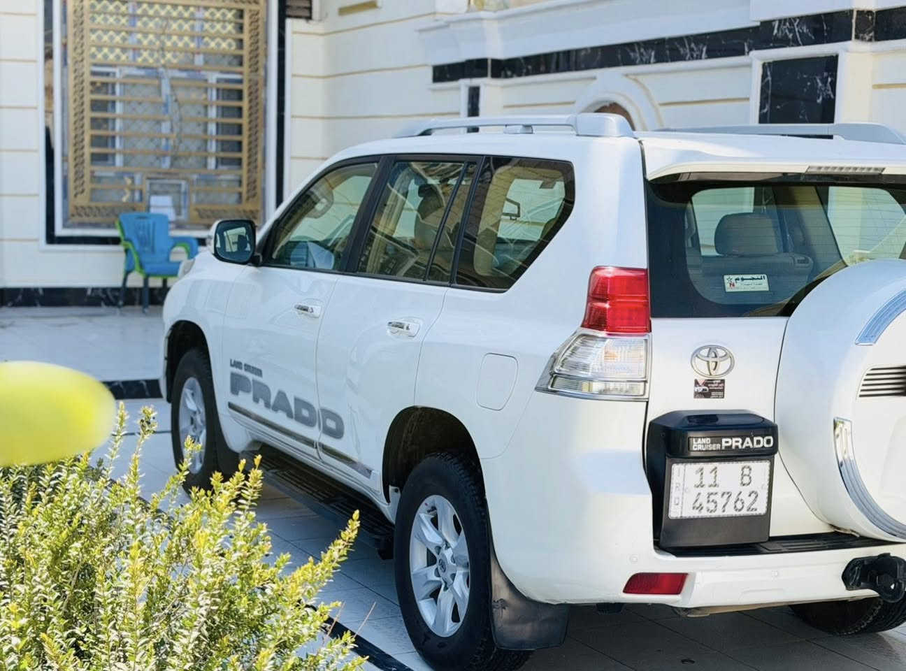 السلام عليكم
برادو 2013 مكفوله كفاله عامه 
رقم بغداد انكليزي 6سلندر فول موصفات 
سعره 295 بيه مجال 
***********/‭0787 011 6113‬
