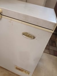 مجمدة للبيع شغالة بغداد الحرية7716399296//07901314436