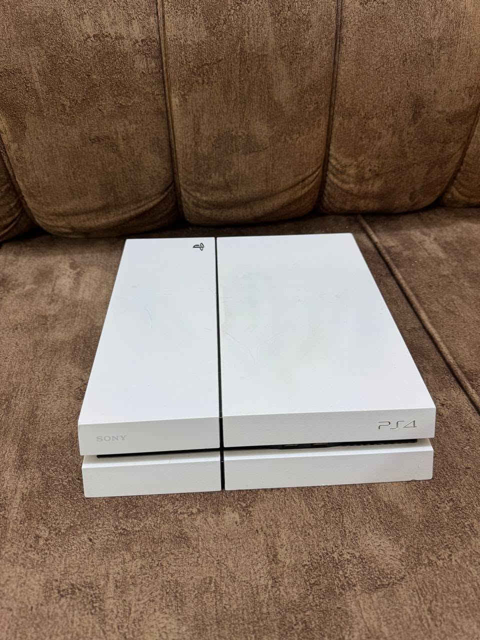 السلام عليكم
PS4 
بلي 4 مهكر / تهكير قرص
لون ابيض مميز
250 وبي مجال بسيط
مكان حله بكرلي 
***********
