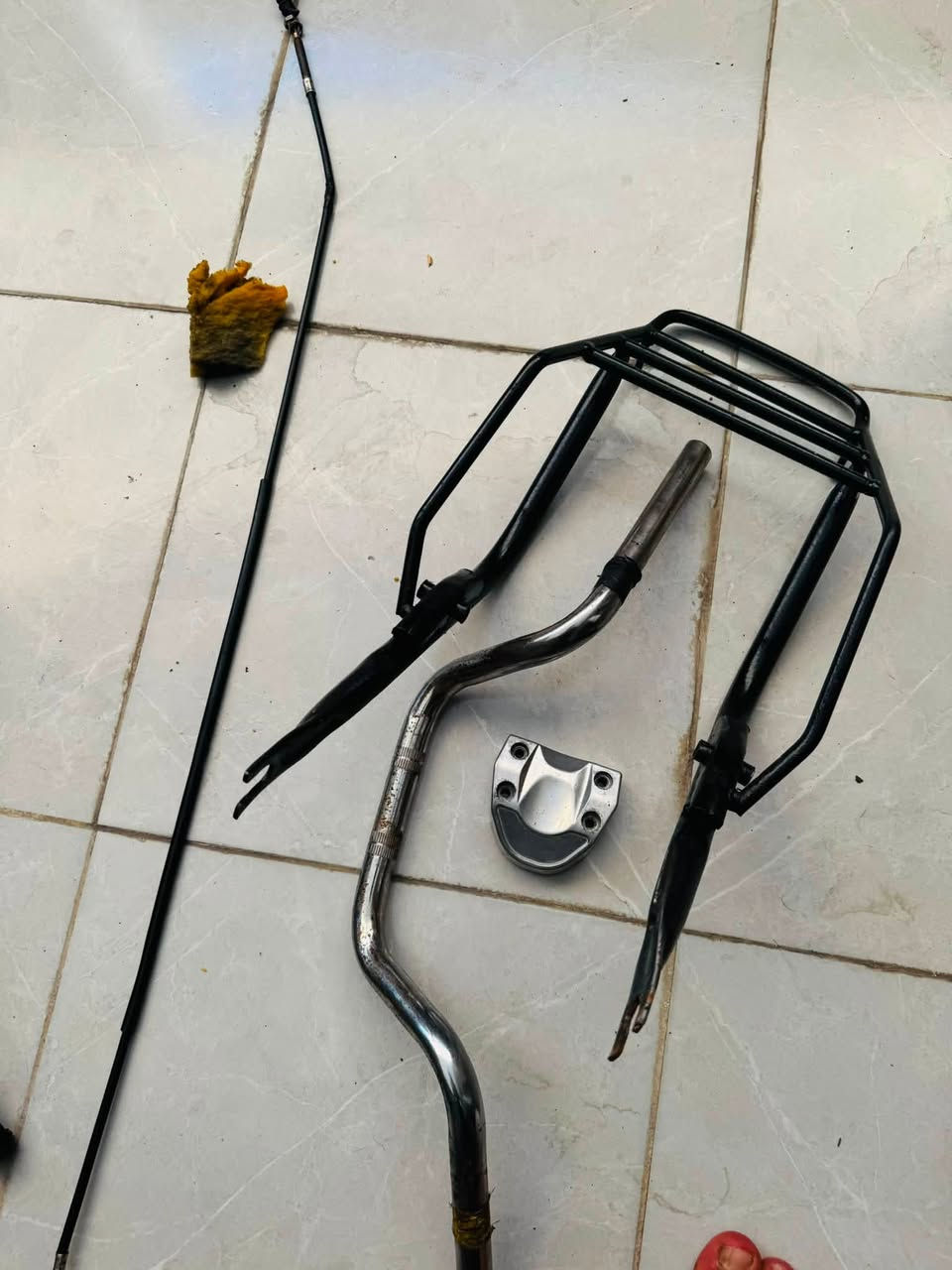 البيع كشنين تفصال رقم واحد وكزوزين وحد امس شديته والثاني قديم ضفيره نامه اصلي هيه والباتري جديد دبلات قبق صينه تانكي وفافونه وسله وسكان نامه وكزوز ماكس بلادي قيم وخذه مكاني بصره يم ملعب جذع النخله


**إذا كنت صاحب هذا الإعلان وتريد حذفه لأي سبب، رجاءا أرسل رسالة إلى الدعم الفني**