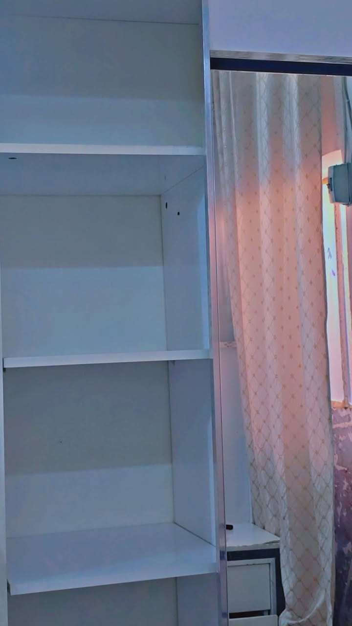 السلام عليكم حبايب غرفه نوم تركي ثقيل للبيع
متكونه من كنتور سلايت بابه وموضح كم خانه وكم تعليگ بي وجربايه بدون الدوشگ وجررات ع يمين وشمال وميز مرايه شايلين  جراراته 
الغرفه بيها اضرار مثل ما واضح كدامكم


**إذا كنت صاحب هذا الإعلان وتريد حذفه لأي سبب، رجاءا أرسل رسالة إلى الدعم الفني**