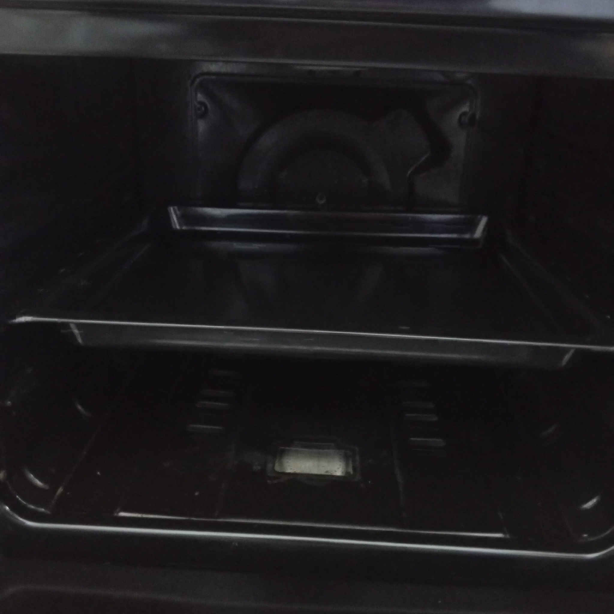 سلام عليكم عندي طباخ لل بيع شرط
فرن فوك جوه كلو شغال تجي تفحص 
او تاخد سعر 75 مكاني كركوك حي 
وحده رقم ***********
