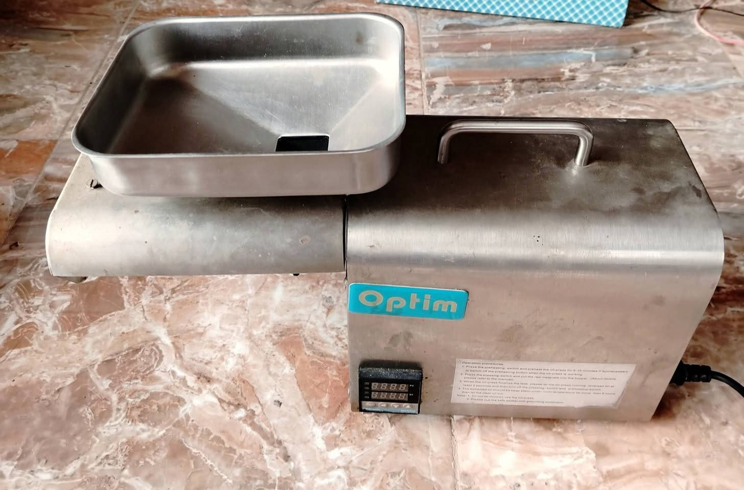 مكلف بالنشر 👇
للبيع مكينة عصر زيوت (حار - بارد) ماركة optim مستعملة نظيفة على الفحص...
المواصفات
. هيكل سل ستيل مقاوم للحرارة والصدأ
. تعصر من ٧ إلى ١٠ كيلو بالساعة
. نظام اوتوماتيك تحكم بالحرارة
للاستفسار المراسلة على الخاص، أو مراسلة رقم الواتساب : ***********
