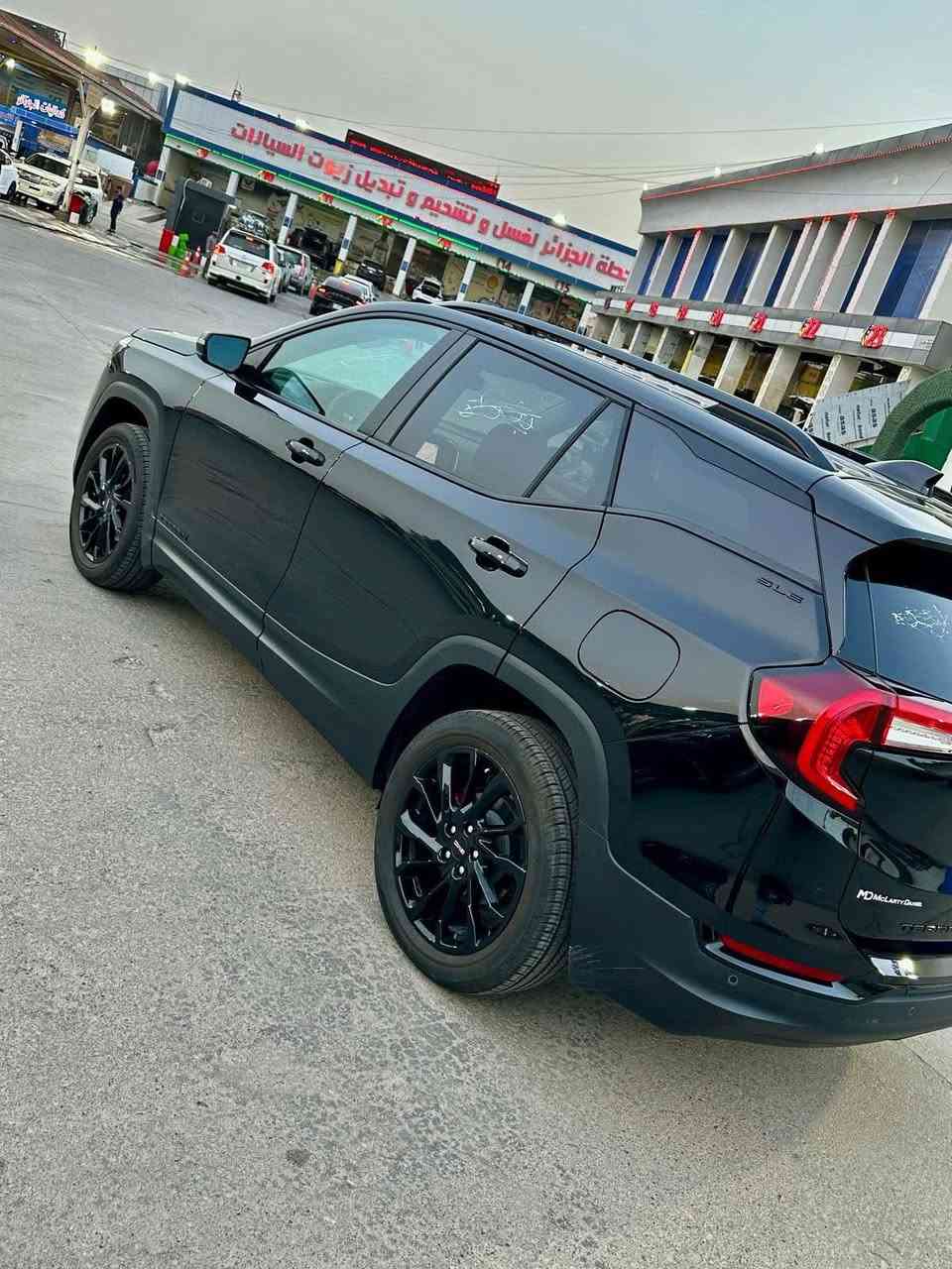 🚘 للبيع – GMC Terrain 2024 SEL Black Edition 🚘
📍 السيارة: GMC تيران 2024 – SEL Black Edition

⚙️ الحالة: فول مواصفات عدا الفتحة

📄 ملاحظة: السيارة رقم بغداد حرة بأسمي ، مكانها ميسان ، ماشية 6900 MILE

💵 السعر:20,000 // 200 ورقة

🚗حادثها : جاملغ وبنيد 

 • محرك تيربو 1.5 لتر اقتصادي وقوي

 • ناقل حركة أوتوماتيك 9 سرعات

 • نظام دفع فور ويل ، تو ويل امامي مع خيارات قيادة متعددة

 • شاشة لمس 8 إنج مع نظام Apple CarPlay و Android Auto

 • مقاعد قماش/جلد مريحة مع تحكم كهربائي للسائق

 • أنظمة أمان متكاملة: ABS, Airbags, Lane Assist, Collision Alert

 • جناح خلفي ويالة Black Edition قياس 19 إنج

 • نظام صوتي مميز مع بلوتوث وتحكم من المقود

 • كاميرا خلفية عالية الدقة + حساسات خلفية

 • إنارة LED أمامية وخلفية


**إذا كنت صاحب هذا الإعلان وتريد حذفه لأي سبب، رجاءا أرسل رسالة إلى الدعم الفني**