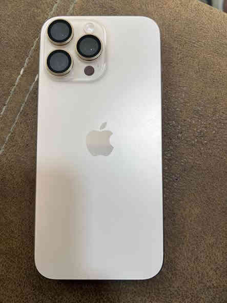 السلام عليكم … 
اي فون 16برو ماكس 
ضمان (ماستر) 
بطارية 98 
ذاكرة 256 
نظافة 100‎%‎ ماطالع من الكفر 
السعر :1.500.000  السعر نهائي 
للتواصل :***********
الموقع : بغداد / حي الجهاد
