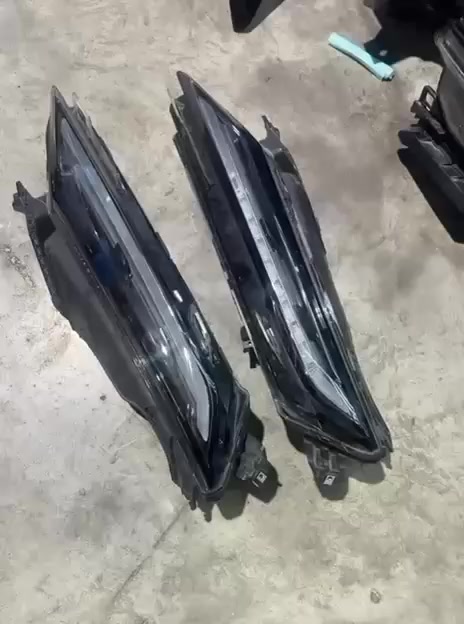 حواجب بلايزر موديل 2025 بحالة الوكالة للتواصل على الرقم***********
