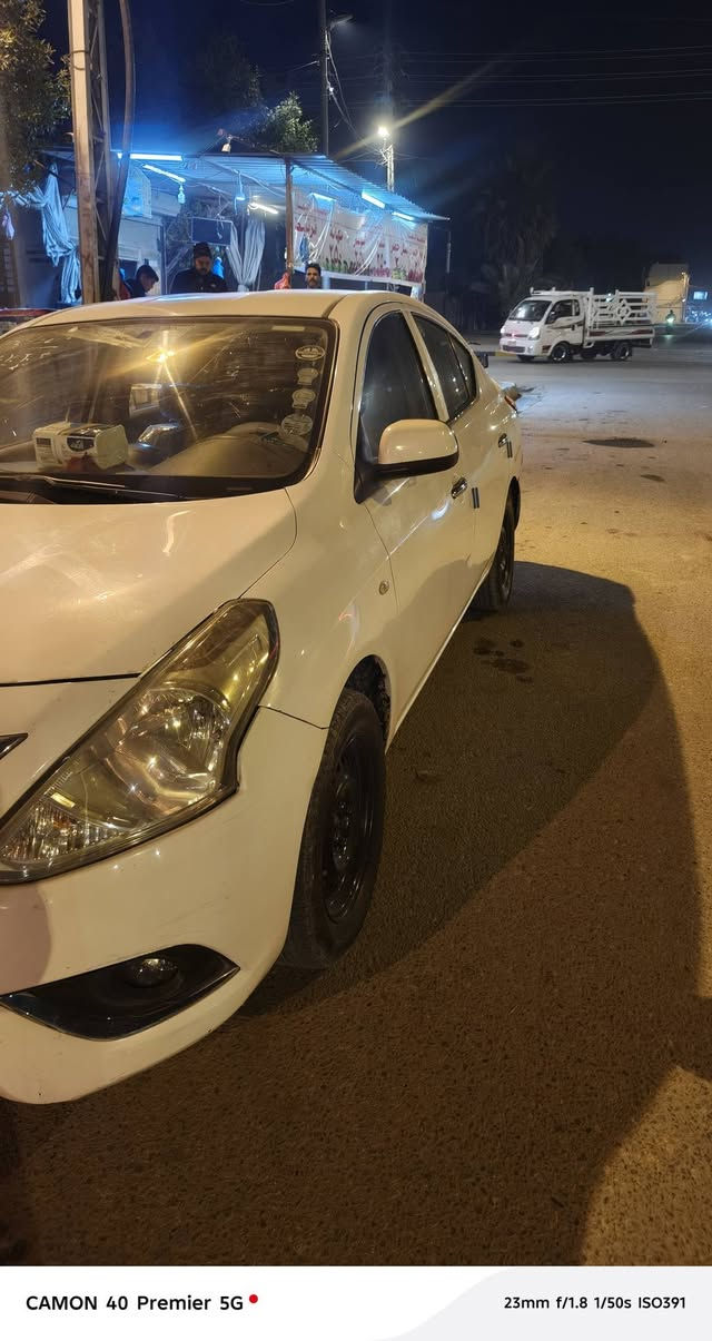 نيسان صني موديل 21
بليته زرقاء كفالة من تبديل وصبغ وفتح 
فقط بارد 
سنويه غير منتهية 
بآسم شركه  تأخذ مداور ورقه ونص 
وكاله ورقه و ٢٥ ألف
تخم تاير جديد 
حداديه جديده 
مواصفات 
تحكم ستيرين 
بلوتوث 
حاكيه
سماعات
ملاحظة سونار جديد

مكاني نجف كوفه
السعر ١٠٥ دولار💲
وبيه مجال
***********
