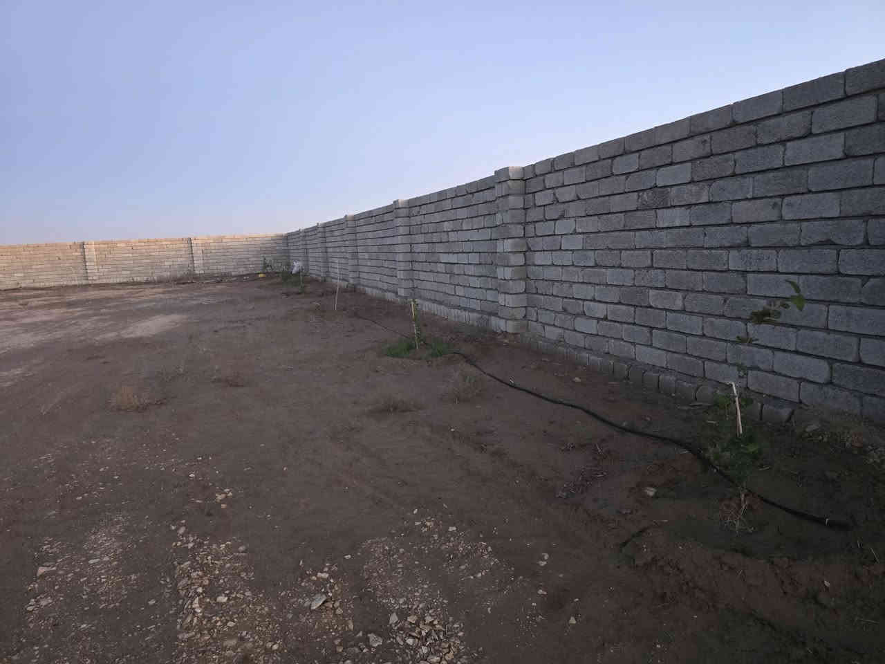 ارض لبيع مساحه ٣ دونم و٢٠٠متر   بي غطاس ٦٥متر  بي بيت هم  بين خضر الياس وسنبك  رقم هاتف ***********
