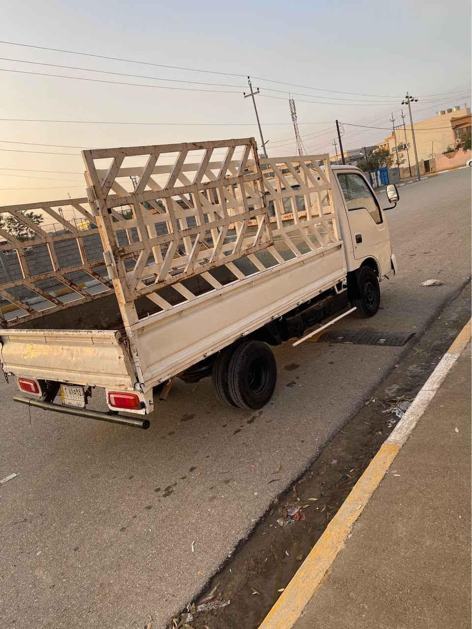 سعر 42 بي مجال
كيا فنتير موديل 1999
كير محرك واكسل شرط
صدر جديد 
كهربيات شغال
سنويه مشروع وطني بس منتهي 
تريد تحويل تريد وكاله
بودي طويل
مكاني كركوك 
*********** كركوك, العراق
