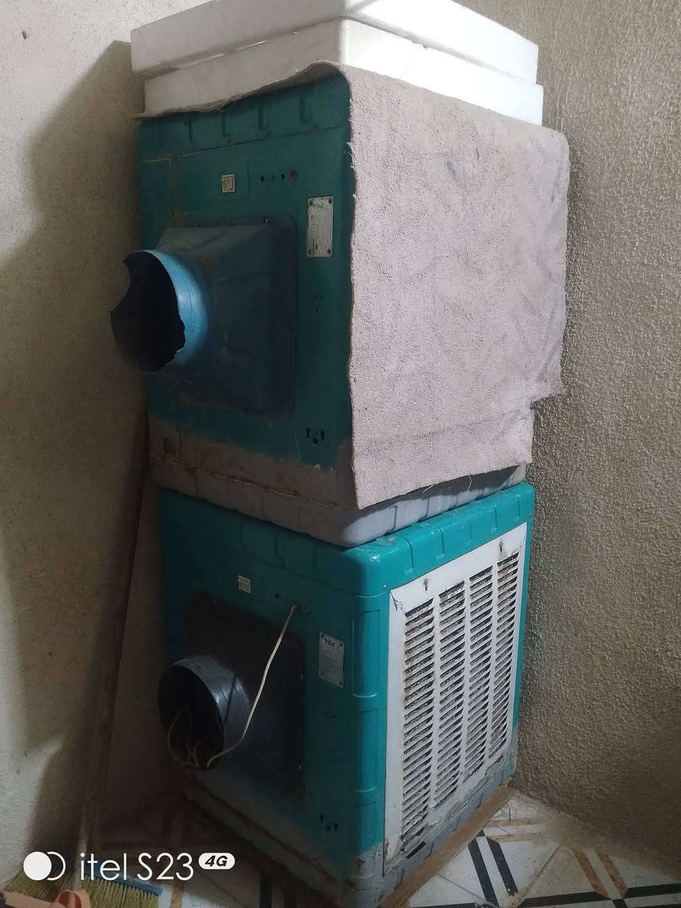 السلام عليكم 
عندي عروض للبيع
بمكان سقف ثانوي عدد 4 شغلات 20الف 
مبردات 2 برفاف ايرانية على شغل سعر 60الف 
اي استفسار اتصل ***********
