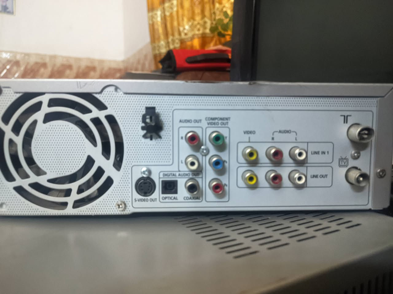 ٥٠ الف مع التوصيل
فقط نقص باب الديفيدي
بدون ريموت


**إذا كنت صاحب هذا الإعلان وتريد حذفه لأي سبب، رجاءا أرسل رسالة إلى الدعم الفني**