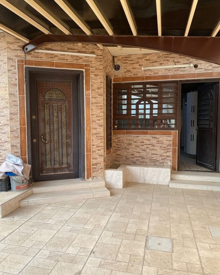 🏠اعلان اعلان
دار للبيع
موقع مميز
~~~~~~~~~~~
طابو ملك صرف
~~~~~~~~~~~~
سنه البناء 2012
الدار كلش نظيف 
قريب على سايدين
~~~~~~~~~~~~
📐المساحه:-250م
📐الواجهة :-10م
~~~~~~~~~~~
📍الموقع :حي العدن
مقابيل جامع تحسين سوراني
~~~~~~~~~~~
💸السعر :-علق ب(تم) يوصلك السعر
~~~~~~~~~~~
الطابق الاول  يحتوي:-
كراج +حديقه +استقبال +مطبخ +
غرفتين نوم+هول +صحيات
~~~~~~~~~~~
الطابق الثاني يحتوي على:-
هول +صحيات +غرفتين نوم
~~~~~~~~~~~
للاستفسار اكثر الاتصال على
***********📱
~~~~~~~~~~~
نستقبل جميع العروض 
🏠السكنيه  🏛️التجاريه
