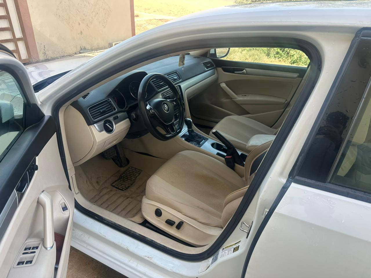 باسات فولكس واگن 2019رقم اربيل بسمي داخله كلين شركه يمي صارت بيها جاملغ امامي صبغ وشبرين بالبنيد 
وقبغ مكينه مفتوح كلها شرط انطيك وعليها غرامه فوك 10اوراق  ينزل منه ورا المعامله 
سعر 160وبي مجال 
يرهم مراوسه حسب القناعه
*********** مكاني اسكي كلك بين اربيل وموصل
