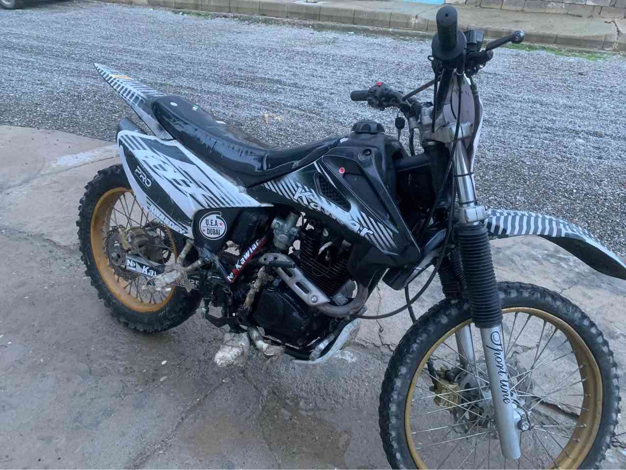 بةناوى خواى گةورة و ميهرةبان كةويارى باريك  موديل ٢٠١٩مةكينة ٢٠٠بةشةرتى گيرومةكينة مةكينةى دووكةل نةكات رون نةدات  سةوتى تيدانةبيت  سيعرى خوار هةمووبازر٣٣٠توزيك مةجال  ديسكى بةشةرت  لةقةلادزيية ***********واتساب و فايبةرى لةسةرة بشدار, السليمانية
