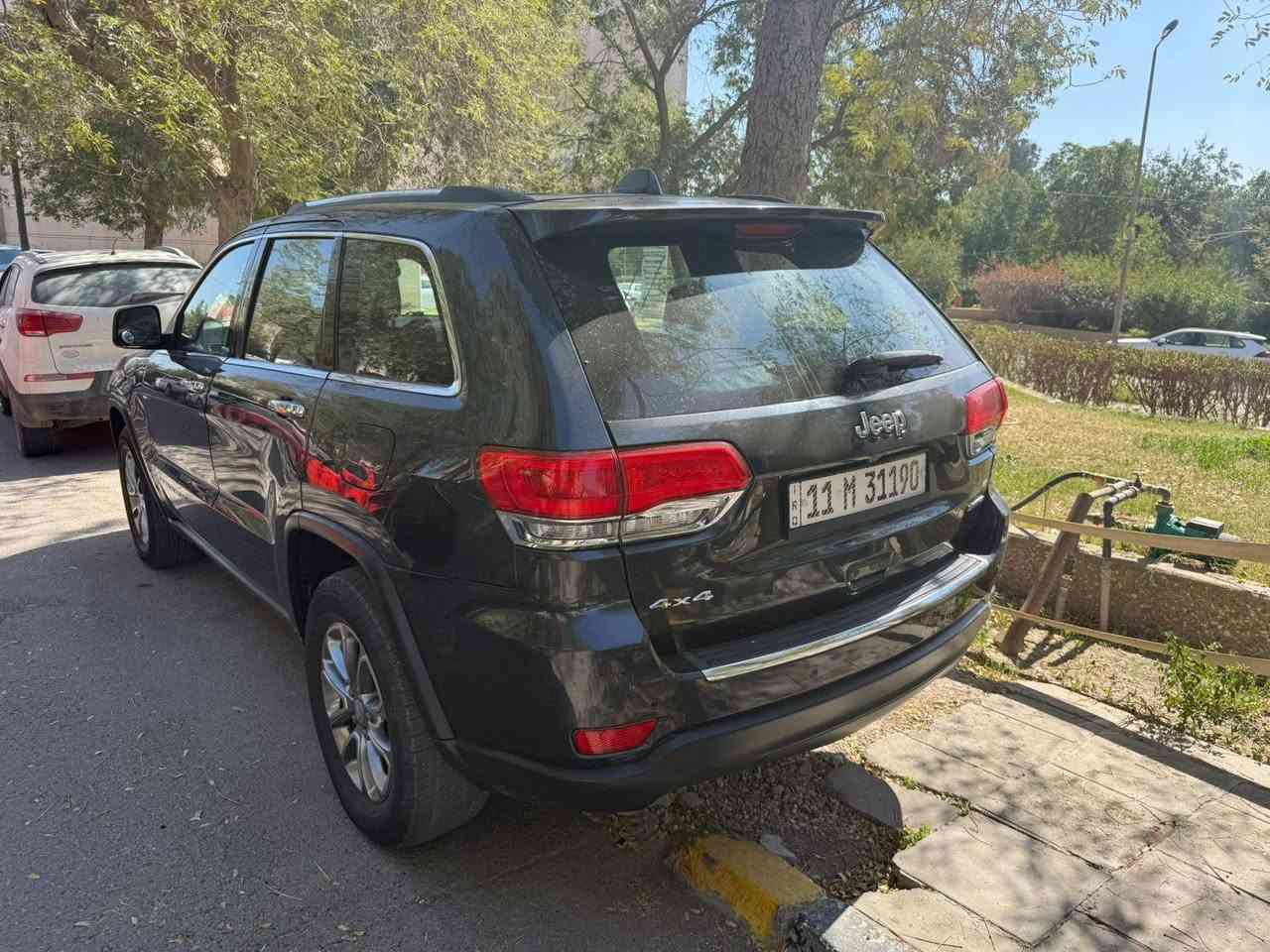 جيب جراند شيروكي 2015 وارد امريكي 
ضرر بسيط بدون ايرباك بدون صبغ فقط بارد 
جاملغ امامي ايسر مبدل نفس  اللون وبي بارد بسيط
جاملغ ايسر بارد بسيط
باب العبري بارد بسيط
السيارة صيانه دائمية
دهن كير جديد 
صدر امامي خلفي جديد 

🛑 السعر سوي تعليق يصل مباشرة 🤖 

مقاعد جلد 
مقاعد امامي كهربائية 
مقاعد امامي وخلفي تدفئة 
كشن ميموري 
ستيرن تدفئة 
فتحة سقف 
لايت زينون 
مراية عاكسةللضوء 
فور ويل 

ماشيه ١٥٠ مايل

رقم صاحب السيارة 
***********
