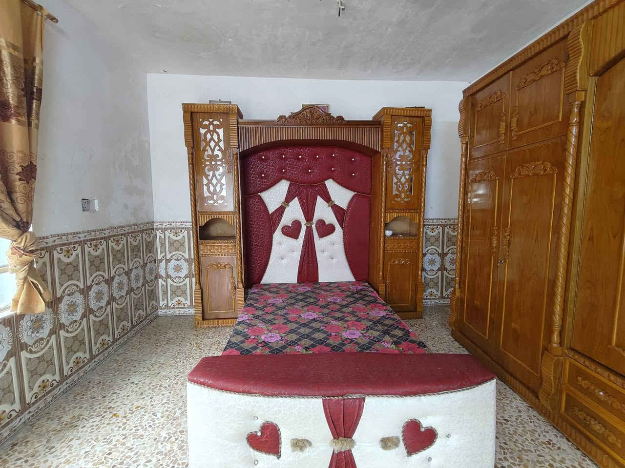 السلام عليكم غرفه اخشاب للبيع استخدام كلش قليل اخشاب جديد خشب ثقيل العنوان الموصل جانب الايمن السعر مليون 1550 بيها مجال ♥️***********♥️‏‪0774 917 7036‬‏
