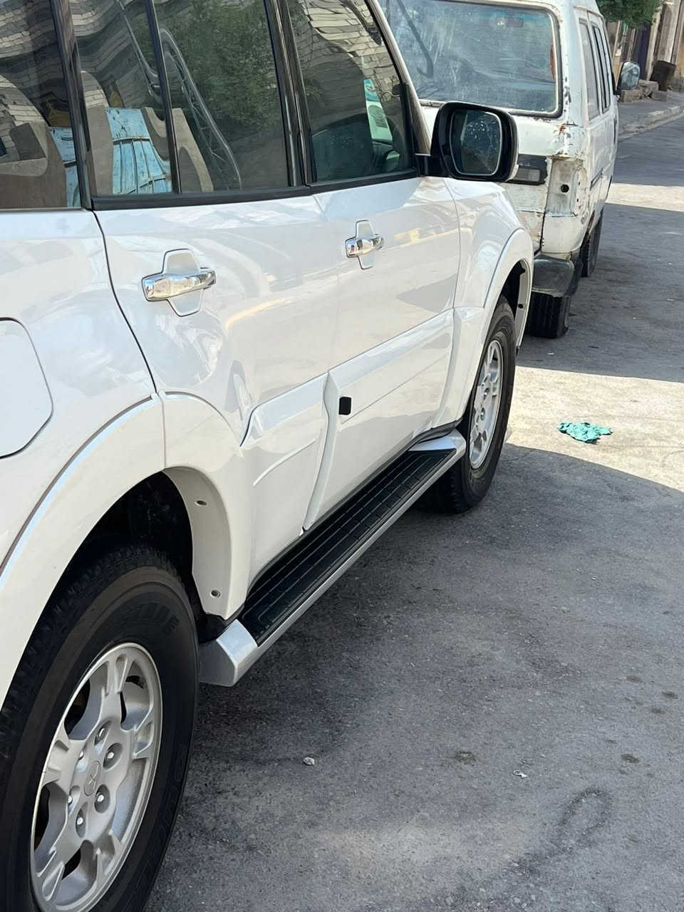 سلام عليكم باجيرو للبيع موديل ٢٠٠٧ سيارة بسمي سنويا ٣٠ فول موصفات ماشيه ١٦٠ سياره كفاله عامه حته من البارد السعر نتصل يم ابو سياره ‭٠٧٧١ ١٣٣ ٤٥٨٨‬
