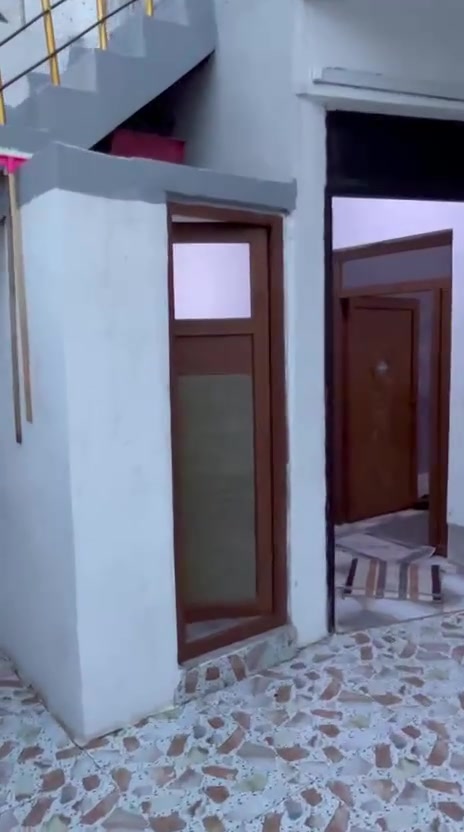 بيت 100 متر طابو نضيف وجديد قريب على مدرسه بغدا كول حي عسكري سعر 85 مع الكونتر مطبخ كامل والسبلت بي مجال بسيط
شراي خابر كركوك حي عسكري
***********
