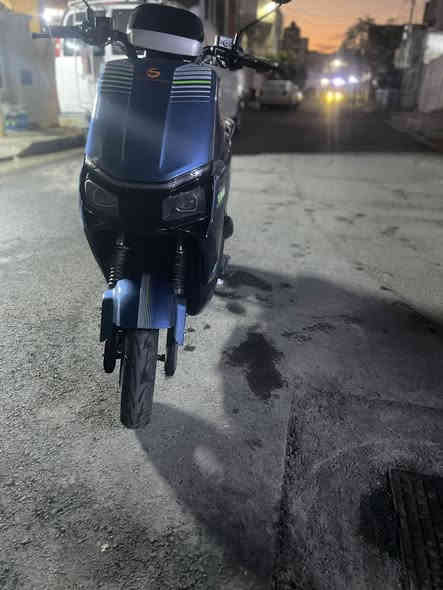 السلام عليكم 
دراجه شحن للبيع 

بطاريات بلادي ✅ 

سرعتها 80 الحقيقي 60 

32 امبير قدره البطاريه ☑️

ملف 2000 

تمشي مسافة 60 كيلو 

نضافه مبينه بالصور 

3 سرع ✈️✈️

نضام الرجوع الى الخلف R✅

بيها كروز سرعه ✅

دبلات رياضيه غازيه

شاحنه اصليه ام العداد 

دسكات رياضيه

صندوك جبير 

لايت زنون عالي 

اوراقها موجوده بيها ضمان سنه 

سويجات 2 وبصمه 2 

السعر :800وبيها مجال محتاج الفلوس 

الدراجه مصار شهر من اخذتها 

لاستفسار ***********  موجود واتساب 

المكان  بغداد الثالعبه او الشعب
