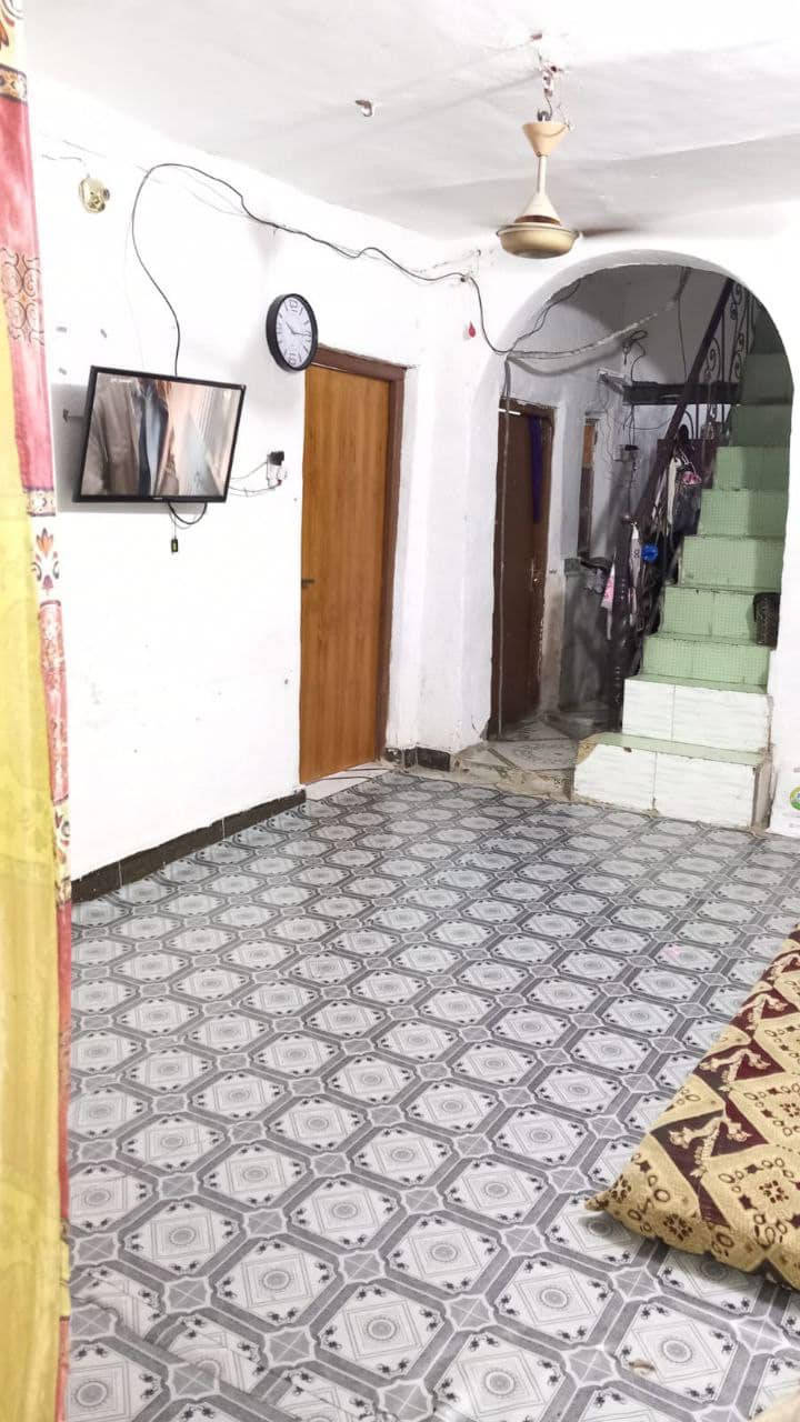 بيت للأيجار بالتميميه يحتوي على 5 غرف استقبال صاله مطبخ صحيات سعر الأيجار 600 قفل
***********
