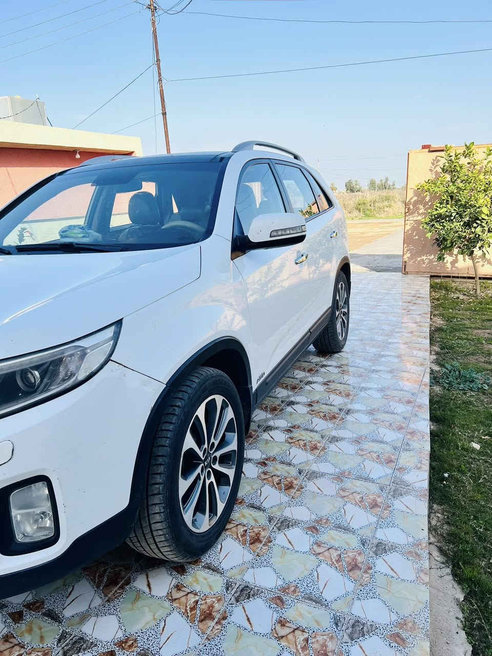 السلام عليكم كيا سورنتو 2013 شكل 14 خليجي مكفوله كفاله عامه سياره بسيمي مواصفات فول 1/1 سعر 175 وبيها مجال قليل رقم *********** مكان السياره صلاح الدين الدجيل
