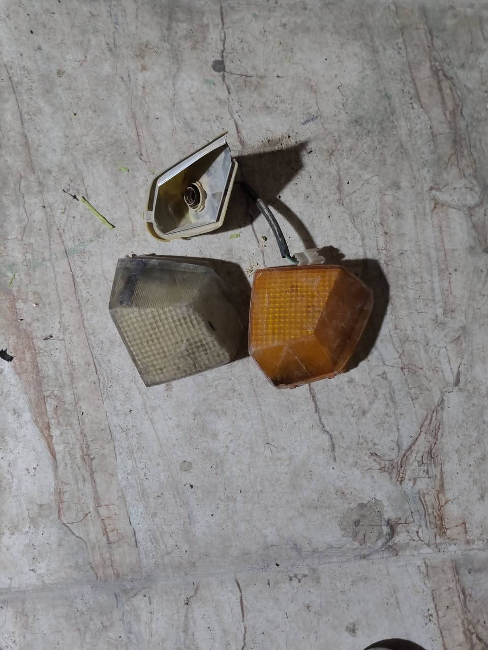 سلام عليكم ورحمة الله
من رخصة صاحب الگروب 
غراض فيوجن للبيع شنو الي يعجبك اخذ سكرين واتفضل خاص
ماشات 2 
بگ لايت 
قباقة بگ لايت 
قبق كلجات ستيل وعادي 
ويل امامي نيكل ويل خلفي عادي 
تجوات دوسات سوادات فج امامي وشغلات تكميليله بسيطه 
موجوده هم جوزه وسويج وعداد شغالات كلهن مال تفصيخ اكو هم عقل فيوجن شغال
موجود هم ويل امامي وخلفي لون لسود نضاف الأمامي ويا فلنجه ب اسعار مناسبه 
اكو هم كفر كامل للدراجه ماعدا الترايش والمطريات  مال صبغ 
***********
