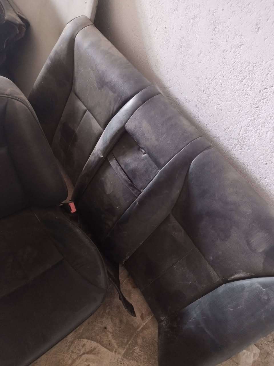 سلام عليكم تخم كشنات كهرباء وبطاين 4 تحكمات كشنات صاجيات وكاعيه دشبول خلفي عضمات تكم سعر 400 دولار وبيه مجال الشراي عنوان ميسان الكحلاء ***********
