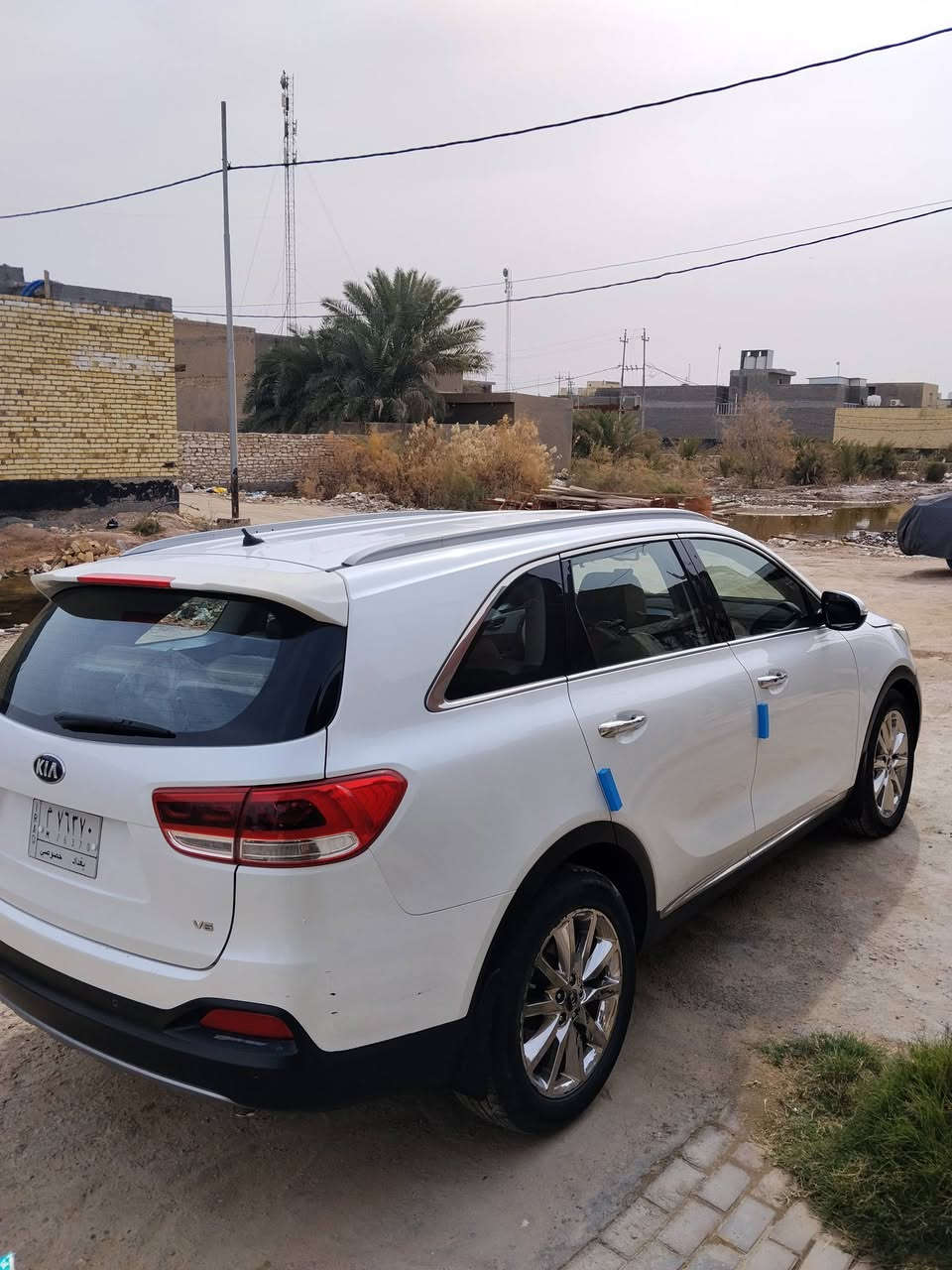 سورنتو 2016بغداد  خليجي باسمي مشروع وطني ماشيه 140 
مكفوله كفاله عامه 
محرك كير كفاله مامفتوح 
6 سلندر بصمه 
7 راكب تبريد 3 قطع علامة سورنتو بالدوسه 
داخل جلد لونين كشن كهربائي  
 مري شفط انظمة قياده    لايت زنون 
حساس امامي خلفي علامة ترحيب عند الاقتراب 
كامرا دواره شاشه كبيره السياره بوضع الشركه 
كتلوكات  السياره جديده جداً 
السعر225$
 المكان المثنى.(*********** )
