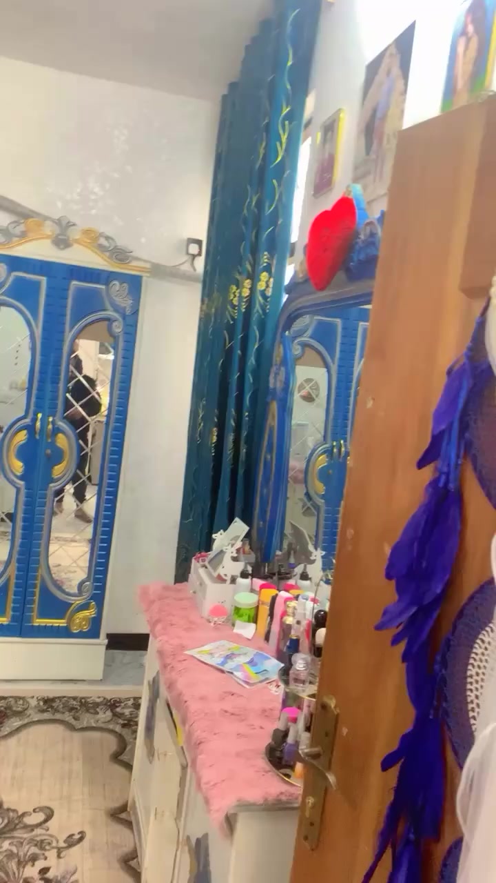 السلام عليكم بيت للبيع العنوان هور رجب شارع الاذاعه شارع وحده الجميلي طابو زراعي سند 25 يحتوي عله غرفتين 2 نوم وحمام داخلي وحمام خارجي وصاله وحولي ومطبخ وبيتونه مدخلين البيت بناء حديث بسمنه البيت واني صاحب البيت سعره 55 بل نقد وبل قصط 60 مقدمه 35 وبل شهر 500 رقم الهاتف *********** بي واتساب
