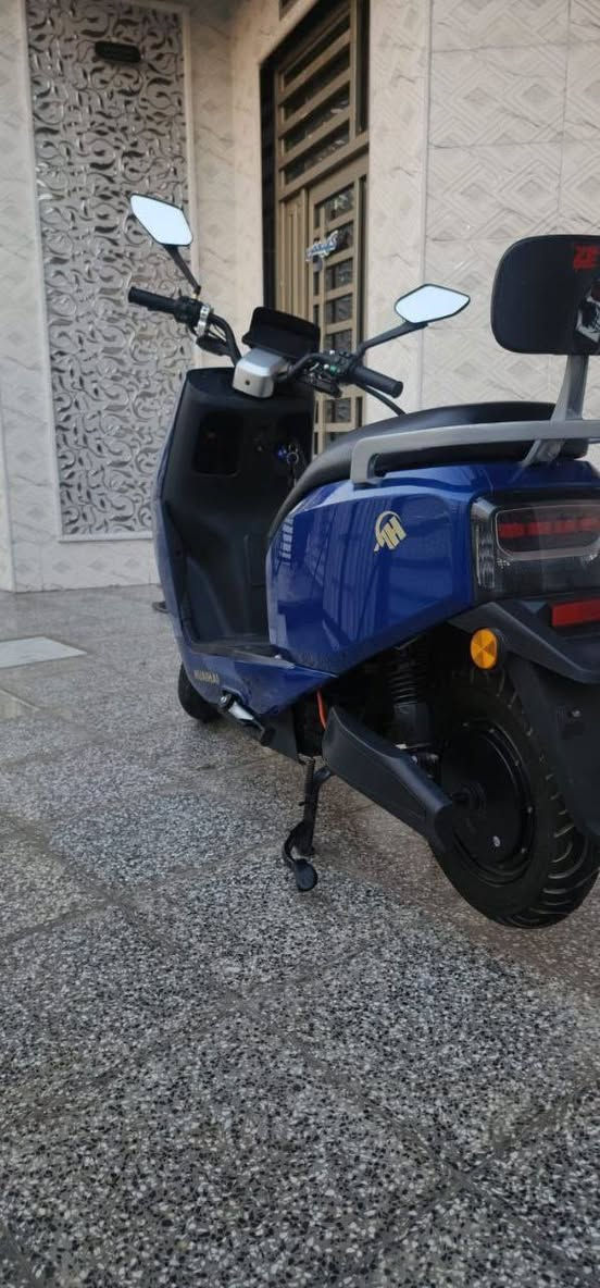 سلام عليكم
دراجة ماتركس ام عيون مديل 2025
نضافتها واضحة ب الصور و الدراجة كاملة بدون اي نقص 
✅ شاشة ديجيتال/ سرعة و اعطال 
✅ عدد البطاريات 6 مسطرة الحجم الكبيرة 
✅ زمن الشحن من 6 إلى 8 ساعات
✅ مسافة الشحنة الواحدة ما يقارب 55 كيلومتر 
✅3 سرعات
✅ حجم الملف 1800 واط 
✅ نظام البارك (p) 
✅ نظام الرجوع للخلف (R) 
✅ أشارة يمن و يسار+ دبل شارة 
✅ نظام انذار سرقة 
✅ لايت زنون عالي ناصي 
✅ سويج+ بصمة + تشغيل عن بعد 
✅ قفل ستيرن 
✅ صندوق تخزين كبير 
✅ شاحنة الدراجة الاصلية 
للبيع  السعر 625 وبيها مجال مكاني بغداد الكماليه 
الرقم / *********** 
متواجد خاص + واتس 
تحياتي 🩵
