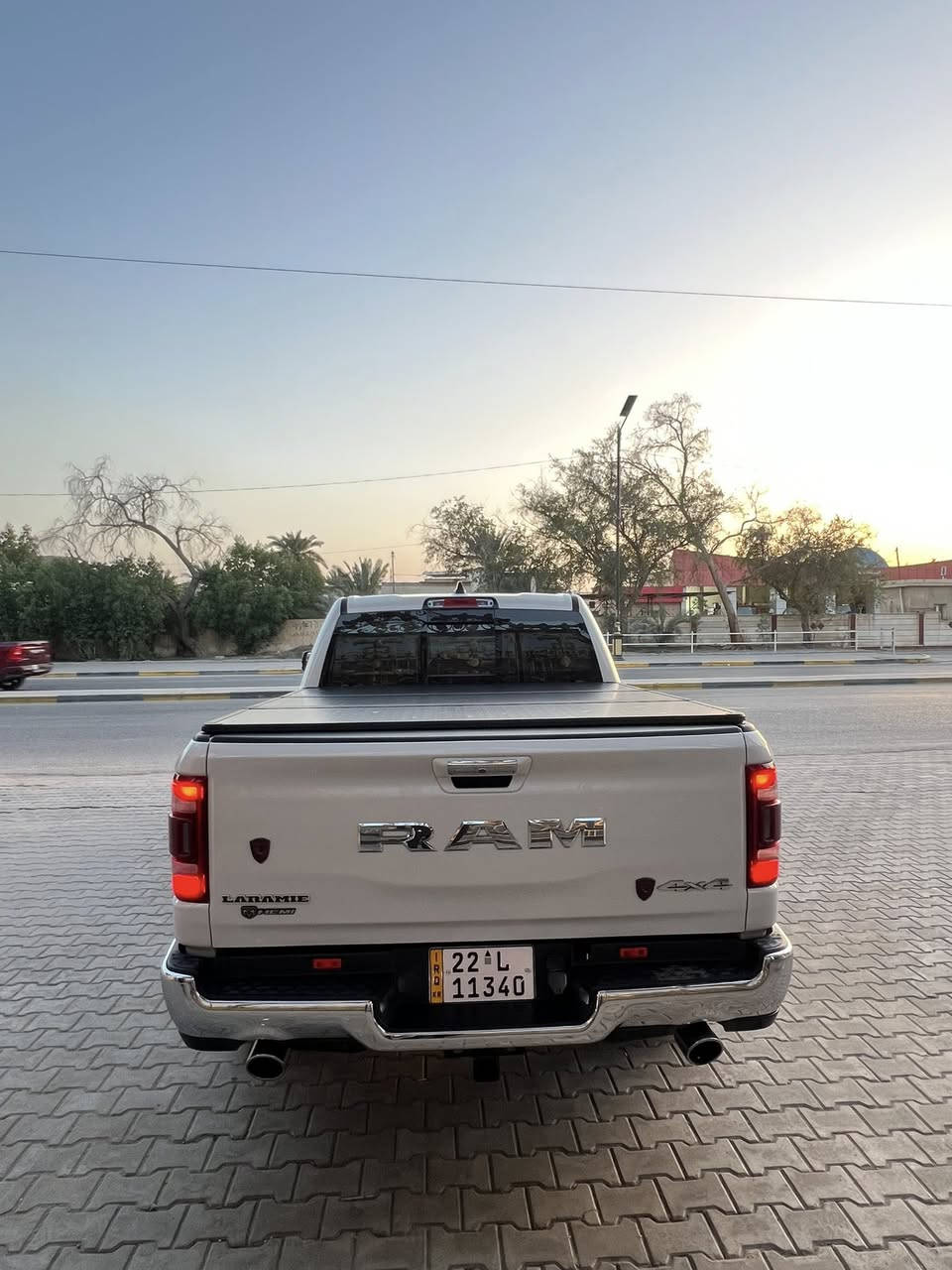 دوج رام وارد خليجي وكاله ليث العبيدي فئه لارمي 2019 ماشيه 160 محرك 8 سلندر 5700 كفاله من الصبغ والفتح فول عدا الفتحه داخل بيجي كشنات تدفئه وتبريد تخم تاير جديد تايلندي نقطه عمياء شاشه جبيره حساسات امامي وخلفي لايت زنون LED دخول ذكي وتشغيل عن بعد وهواي بعد مواصفات بيها سعر السياره 315 وبيها مجال بسيط سياره نظيفه بعنى الكلمه ***********
