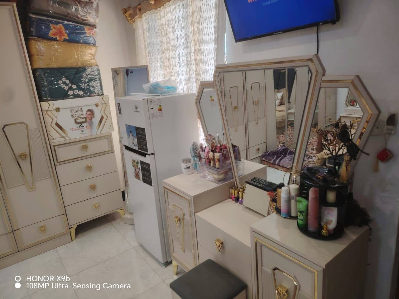 غرفه تركيه للبيع نضيفه مستعجل عل بيعتها اريد اشيل مكاني ميسان حي العسكري الاستفسار الاتصال او واتساب *********** عمارة, ميسان

