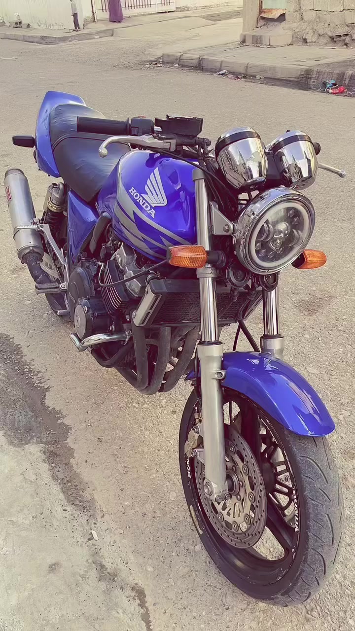 دراجة CB400 مودیل 2002 دراجة نظیف أي عیب مابي محرك کلا شغال اوراق کامل سعر  1350بي مجال  مراوس  هم يرهم  حسب القناعه مکان کرکوك رقم موبایل***********مكاني كركوك
ــــــــــــــــــــــــــــــــــــــــــــــــــــــــــــــــــــــــــ
ماتۆڕ CB400 مودیل 2002 ماتۆڕەکە خاوێنە هیچ کێشەیەکی نییە مەکینەی  کارەبای هەموو گیانی ئیش ئەکات مەنەفێسی کاملە سعری 1350 مەجالي تیایە شوێن کەرکوک ژمارەی موبایل ***********
