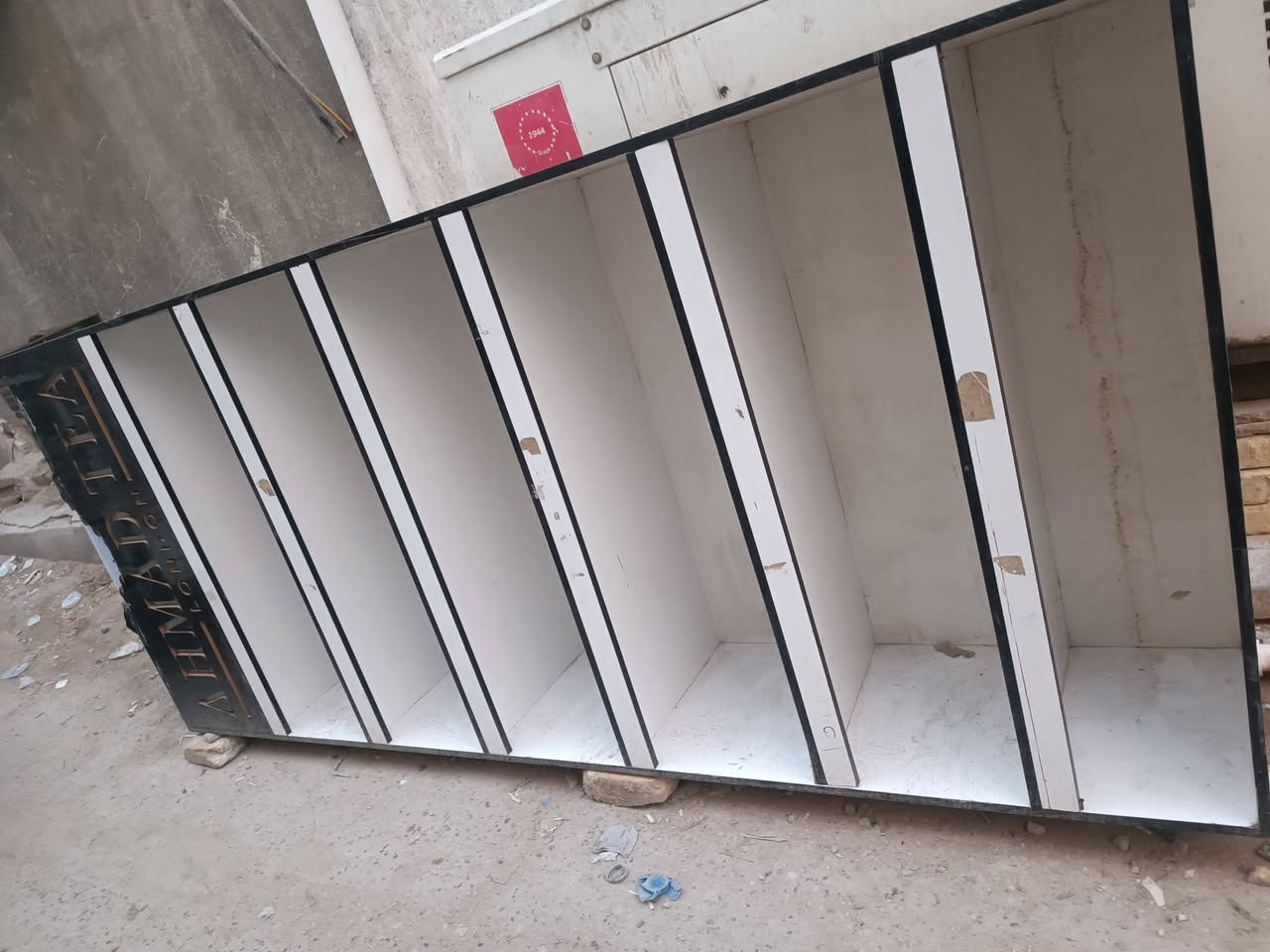 فاترينات للبيع ***********
