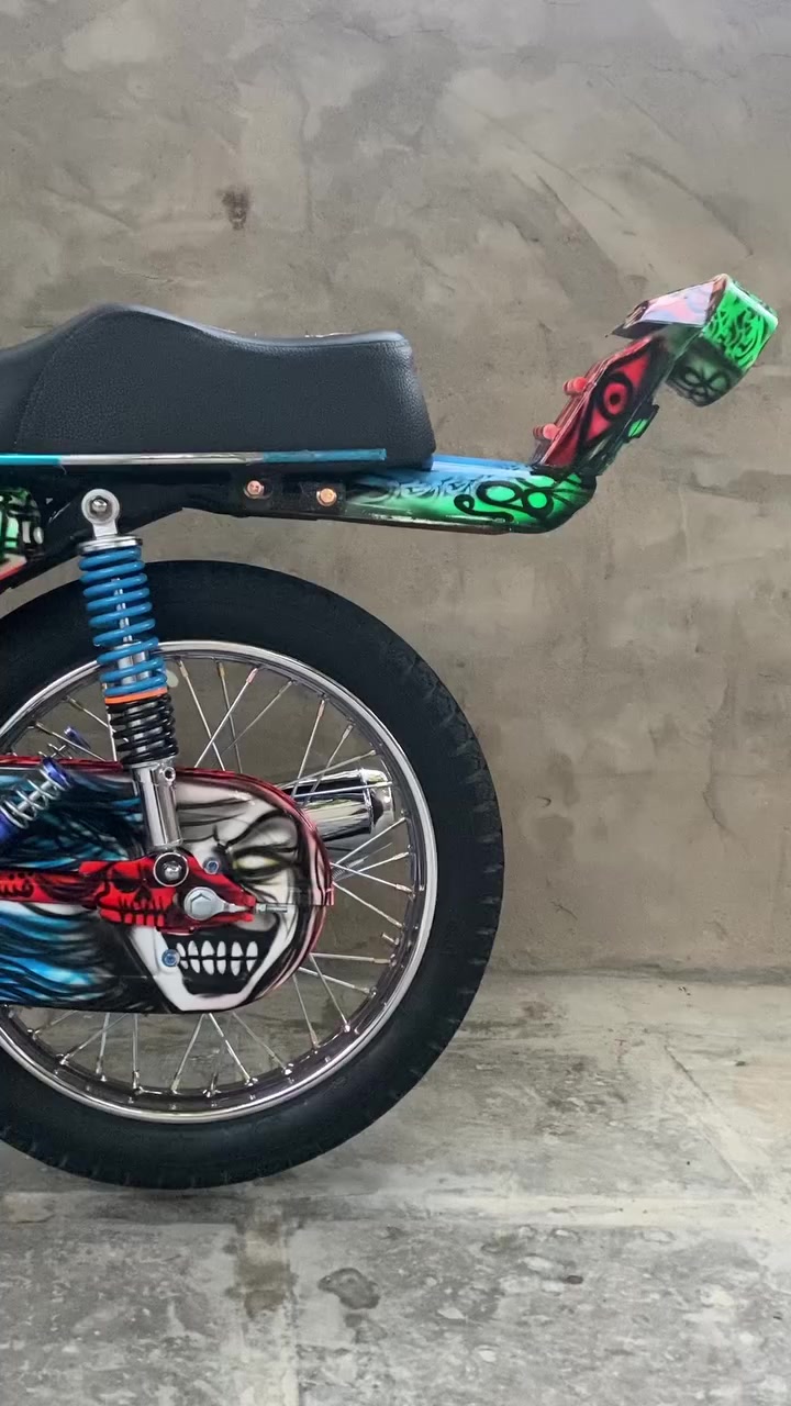 السلام عليكم دراجه للبيع كلها جديده واحله من البصوره ومشروطه اصولي ولحد يجي يطبق خاص مفتوح وليرد يتصل هاذه رقمي ***********
