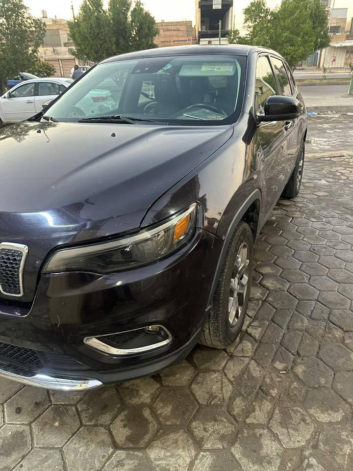 السلام عليكم
جيب شيروكي بزون

السعر 110$

الموديل : 2021 

نوع الحادث :  شجرة واكعه عليها بالاعصار بنيد وقمارة وزوج ابواب الايمن مبدلات يعني ابيع صبغ عام 

الــمــواصــفـــات :-

1 - محرك 6 سلندر 3200

2 - كشنات جلد اسود

3 - شاشة وسط للتحكم في ايعازات السيارة

4 - تبريد قطعتين امامي خلفي

5- لايت زنون + كشاف

6- رقم بابل مداور باي وقت مشروع وطني 

7 - تبريد ثلج ❄️

8 - منافذ USB امامي خلفي

10 - تحكم ستيرن جهتين

12 - نضام ABS مانع انزلاق

13- سايد بريك بصمة 

16- كشن حضن 

17- حساس خلفي

18-أوتو بريك

19- نضام قياده

20-تريشه كروم بلاد

21- بصمه

وبعد بيه هواي مواصفات السياره جاهزه 

مكان السياره نجف

صبغ عام سيارة حادثها شجرة واكعه عليها ع القمارة والبنيد 

*********** واتساب

***********اتصال
