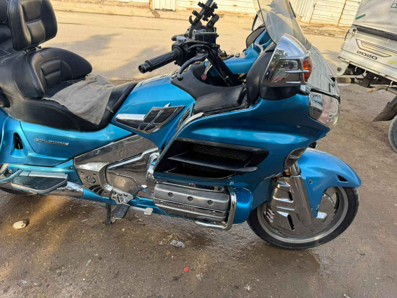 سلام عليكم دراجه كولدن ١٨٠٠ موديل ٢٠٠٤ دراجه جديدة ومكفولة كفالة عامة مكينه وكير دراجه رقم وسنوية انكليزي تحويل ثاني يوم مكاني بغداد البلديات السعر ٦٥ وبيها مجال قليل ***********
