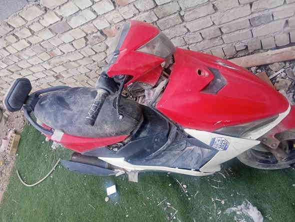 السلام عليكم دراجة البيع ابيع كوم حديد الدراجة ماتشتغل السعر 150  طافية متروكة المكان البلديات الصحفين  رقم تلفون***********
