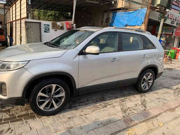 السلام عليكم سورنتو للبيع موديل 2015 وارد امريكي سياره بية ثلاثة قطع صبغ سيارة نظيفة مال جناي سيارة باسمي رقم بغداد أي استفسار الاتصال على رقم ***********  صدر امامي خلفي جديد محرك 2/400 السعر 130 وبية مجال قليل مكان السيارة بغداد حي اور
