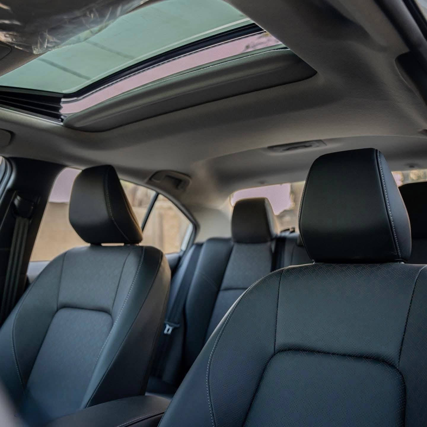 كورولا هايبرد مقترض و الكفيل نفس البيت رقم بغداد سعر ١٤٠ للتواصل ***********
