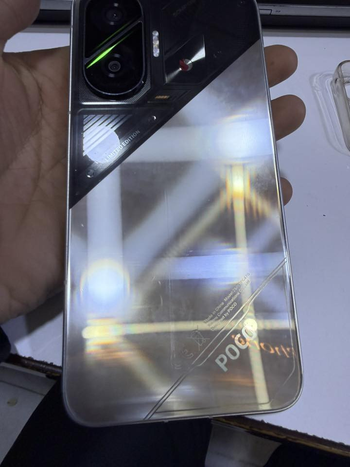 بوكو F7 ذاكره 512 الجهاز حييل نضيف
سعره 465 
***********
