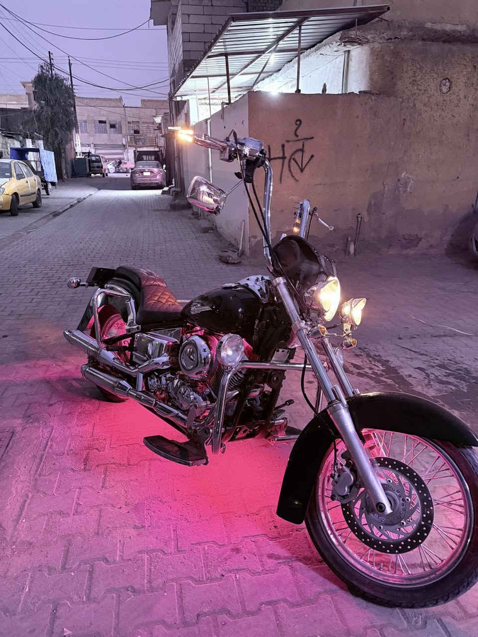 من رخصت الادمن بسبب وعود الكاذبه  هارلي دراك  كلاسك مديل 2006 نضافه 98 /100 مكفوله محرك كهربائية شغال كله  او مراوس كولدن بدون اوراق  
رقم *********** ويذا مو شراي لاتتصل الله يرحم والديك
