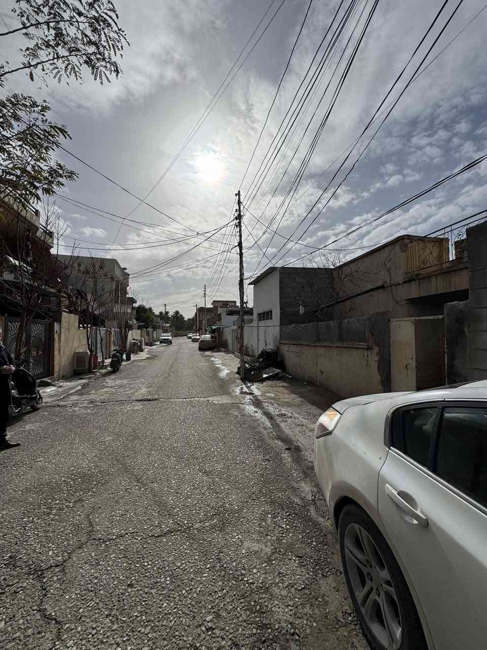 ✅دار  للبيـــــــع// في المزرعة بسعر مناسب  ✅ 
 
🏗️📍المــــــــوقع// مزرعه _ فرع كراج علي بوكي _ 

✏️المســـــاحة/ 160م / طابـــــــو مـلـك صـرف

 الواجهة 8
النزال 20

🚩 الدار  ؛؛  موقع رائع    _ قرب السوك  _  بناء تفليش 

السعر // 50 مليون وبي مجال

🏫📚نستقبل جميع عروض البيع و ترويجها بإعلانات 

للمزيد من التفاصيل الاتصال او المراسلة خاص  ***********
 📍موقع المكتب  📌 خانقين - المزرعه
خلف جامع الهدايه ➖
